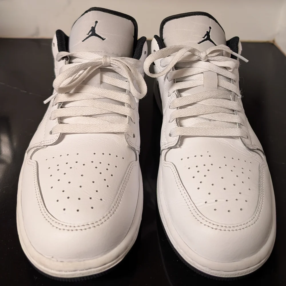 Nike Men’s Low-Top Sneakers White and Black